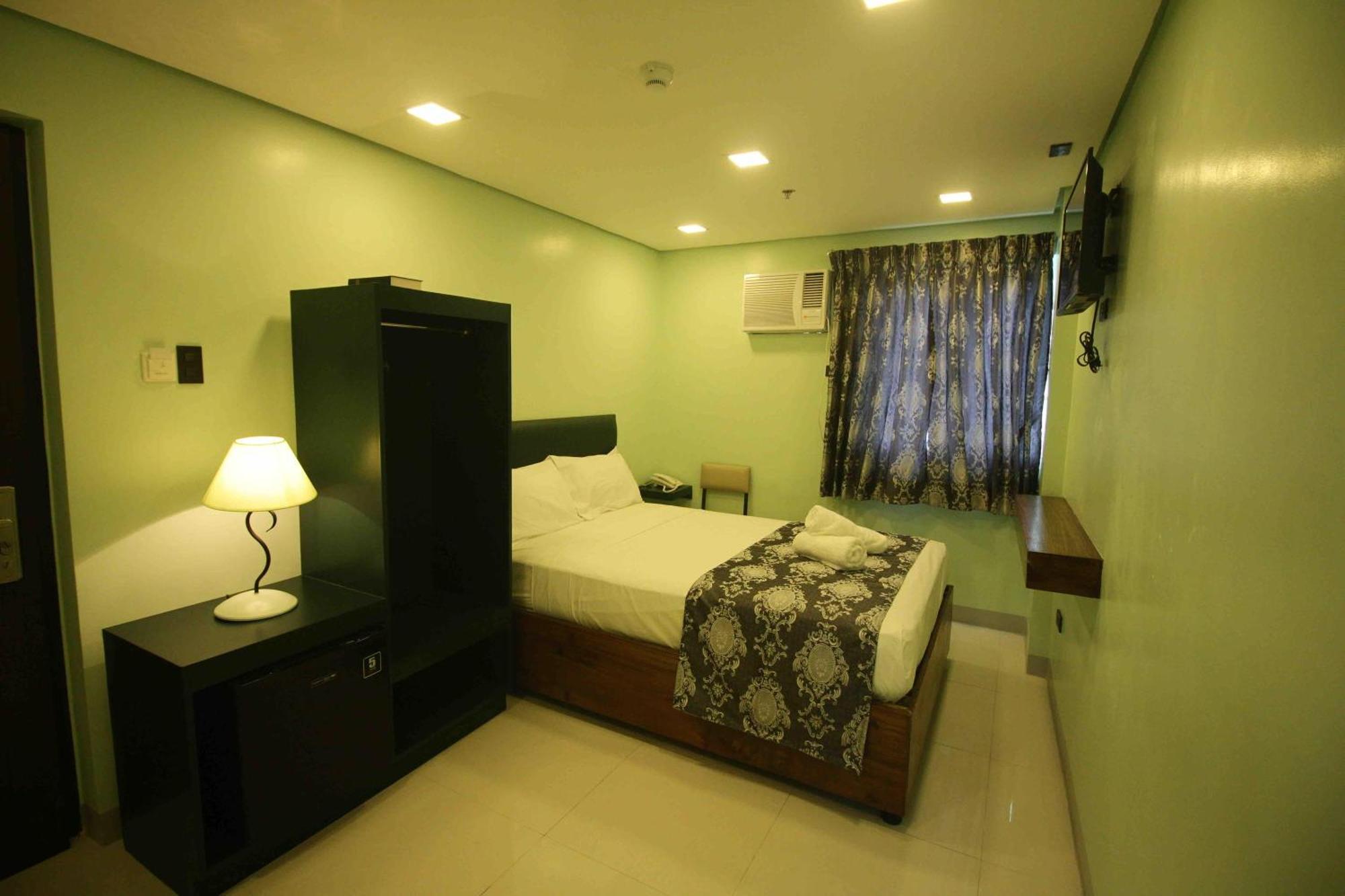 Belltower Csheli Suites Bantay - Vigan Exterior photo
