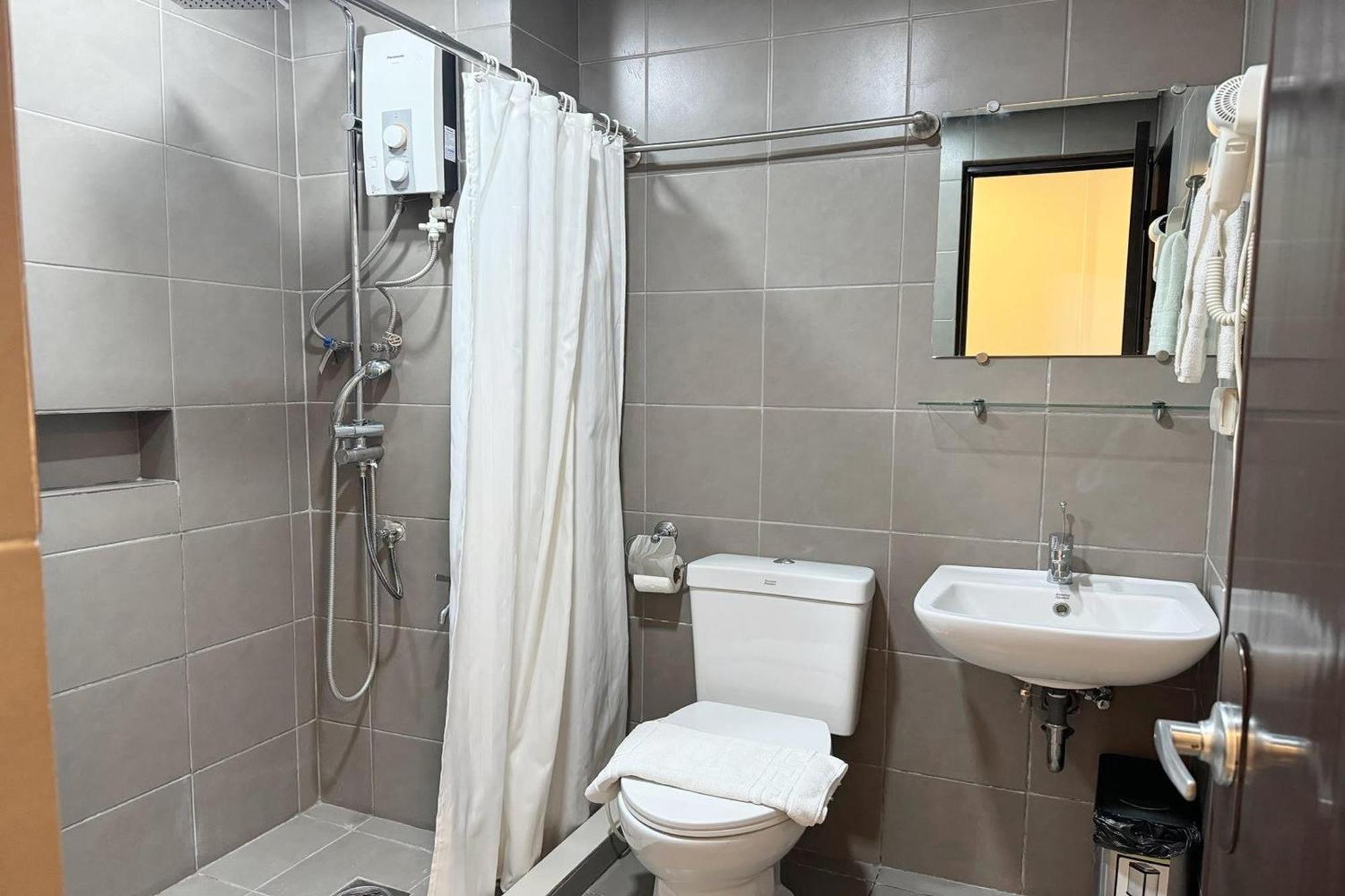 Belltower Csheli Suites Bantay - Vigan Exterior photo